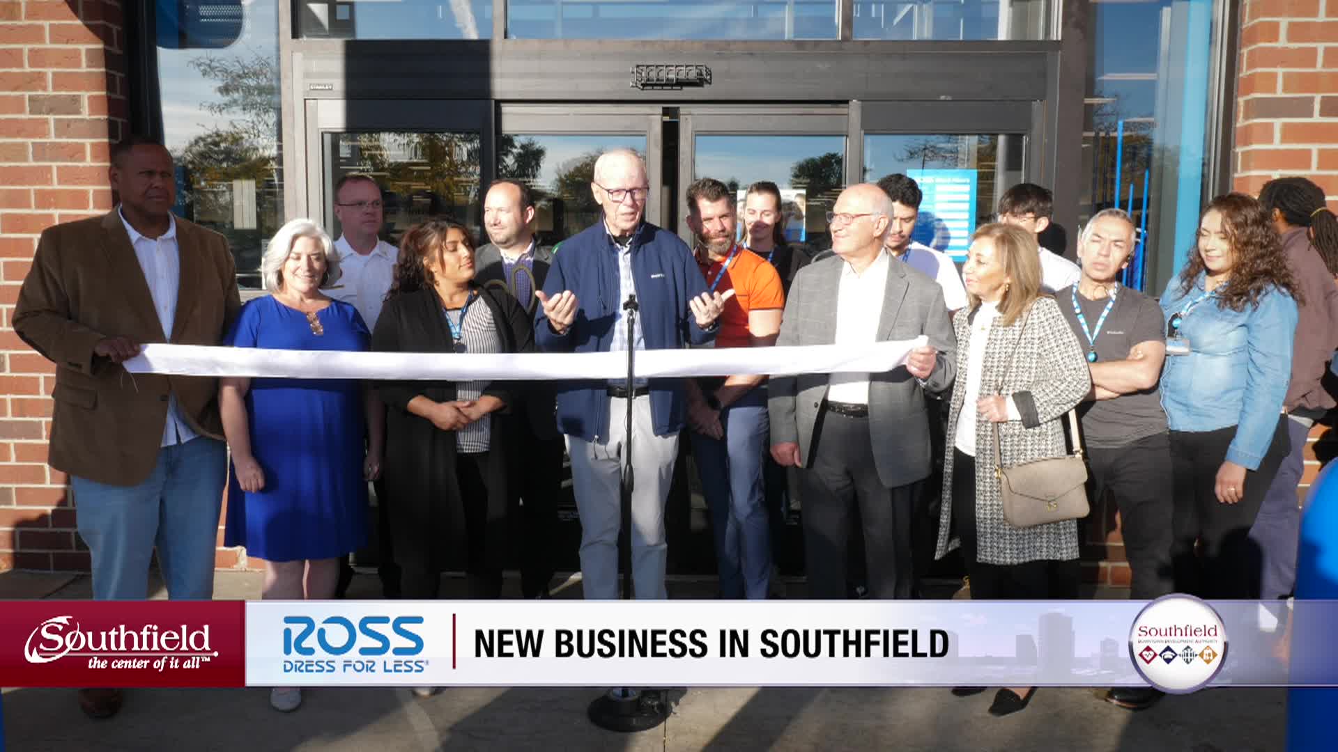 Ross_Dress_for_Less_Ribbon_Cutting